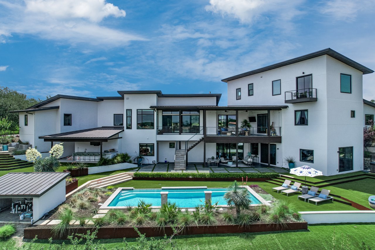 Spanish Oaks Luxury 