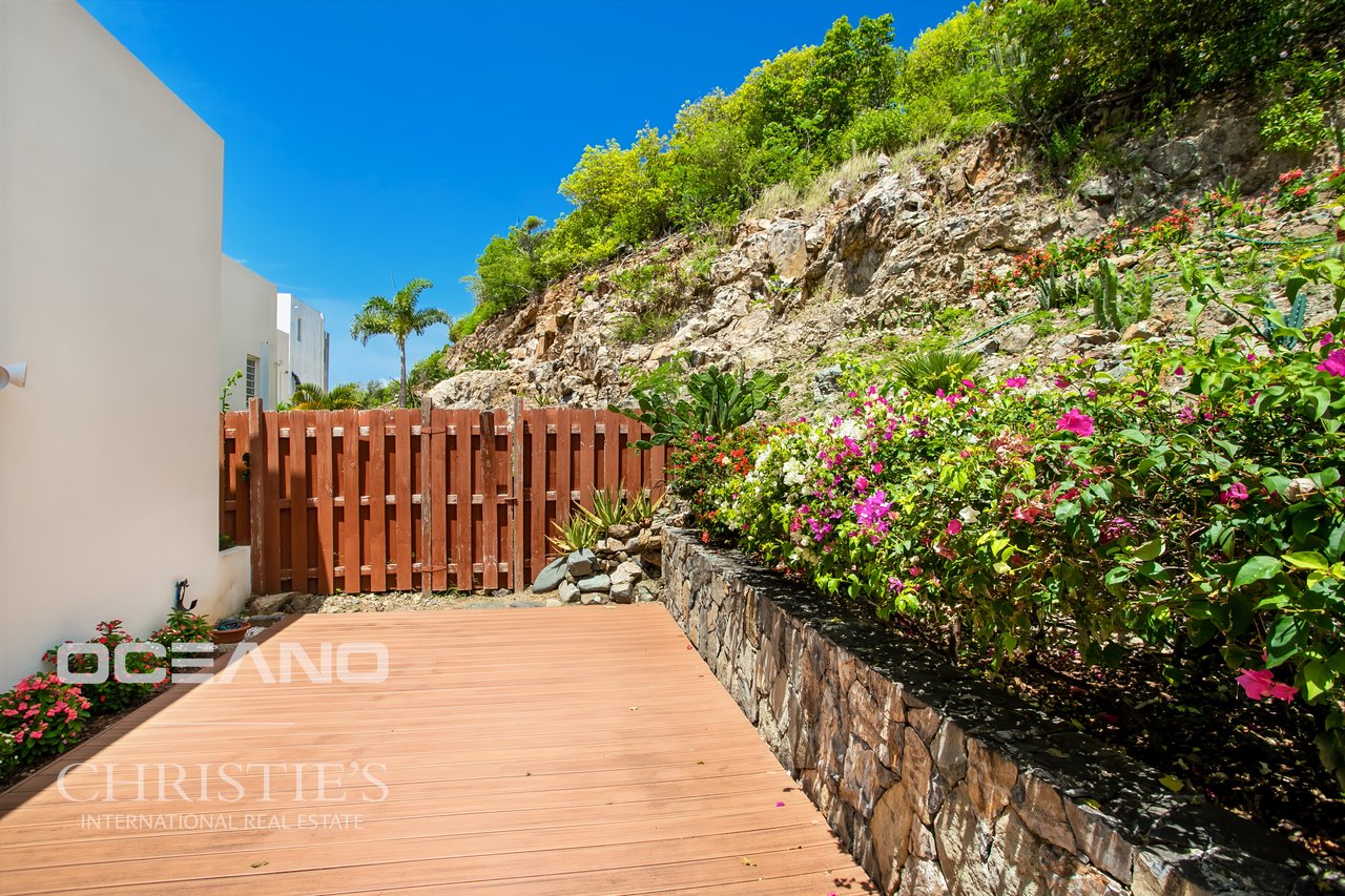 INDIGO BAY - ROOFTOP VILLA WITH OCEAN VIEW