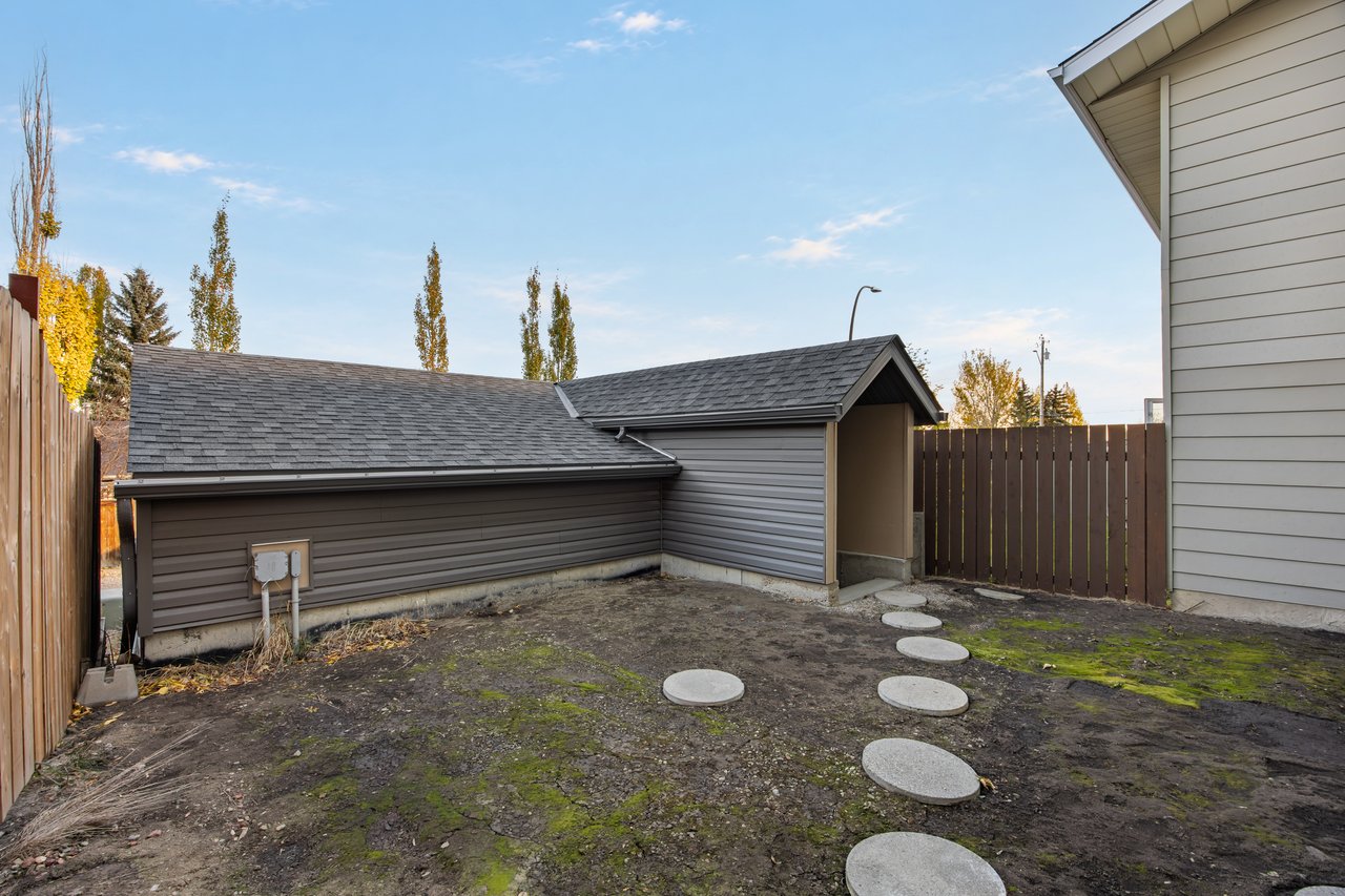 130 MacEwan Park Way NW