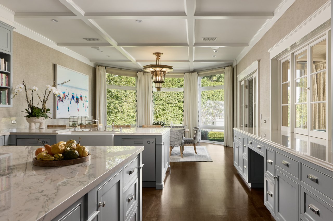 250 N Carolwood Dr, Holmby Hills