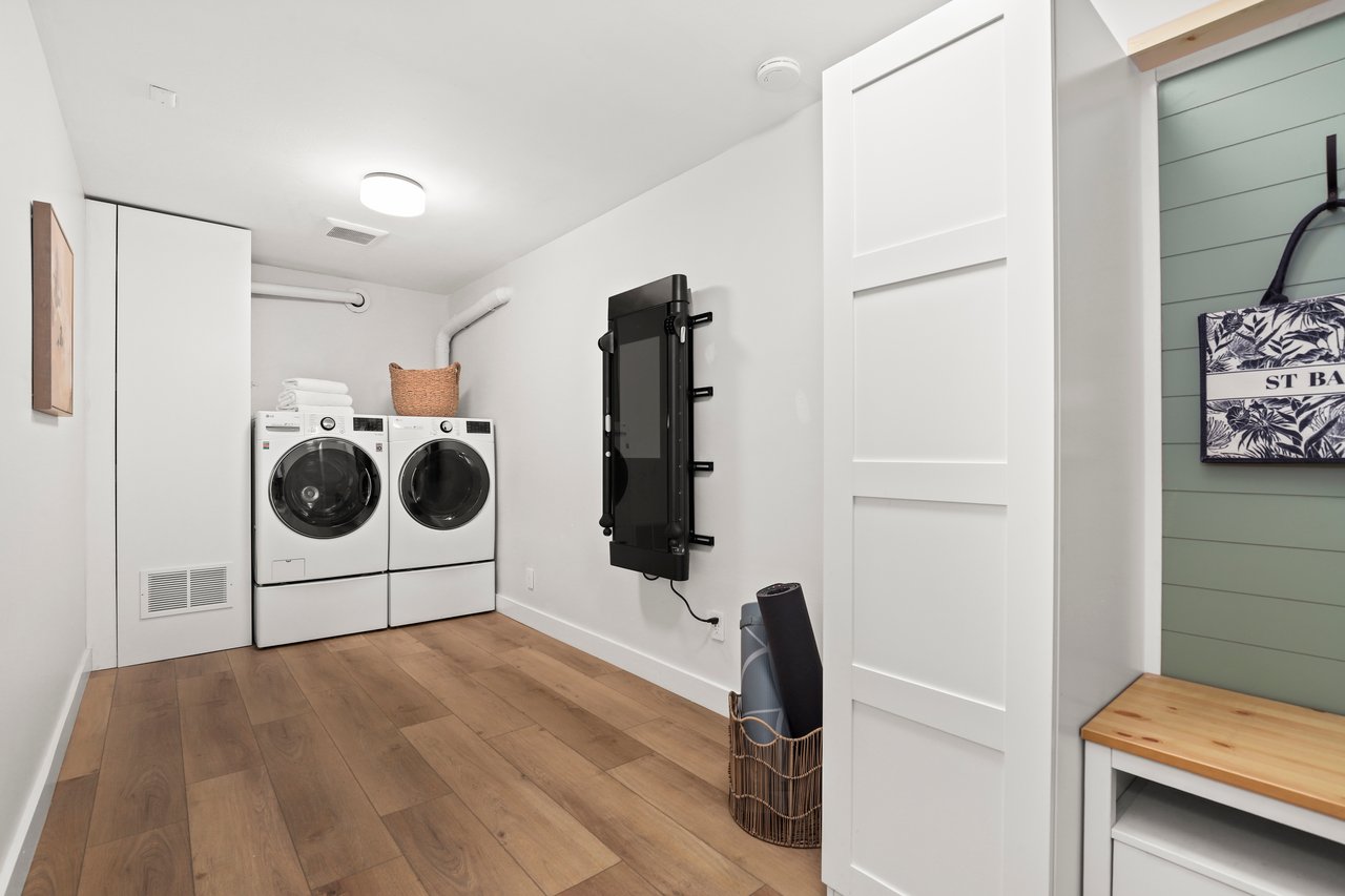 1049 16th Street, Unit 5