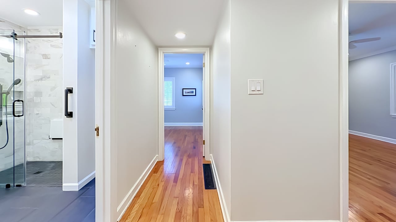 Three-Bedroom Two-Bathroom Bungalow in Orlando's Beverly Shores