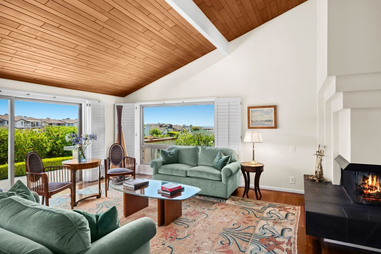 15 Skysail Drive