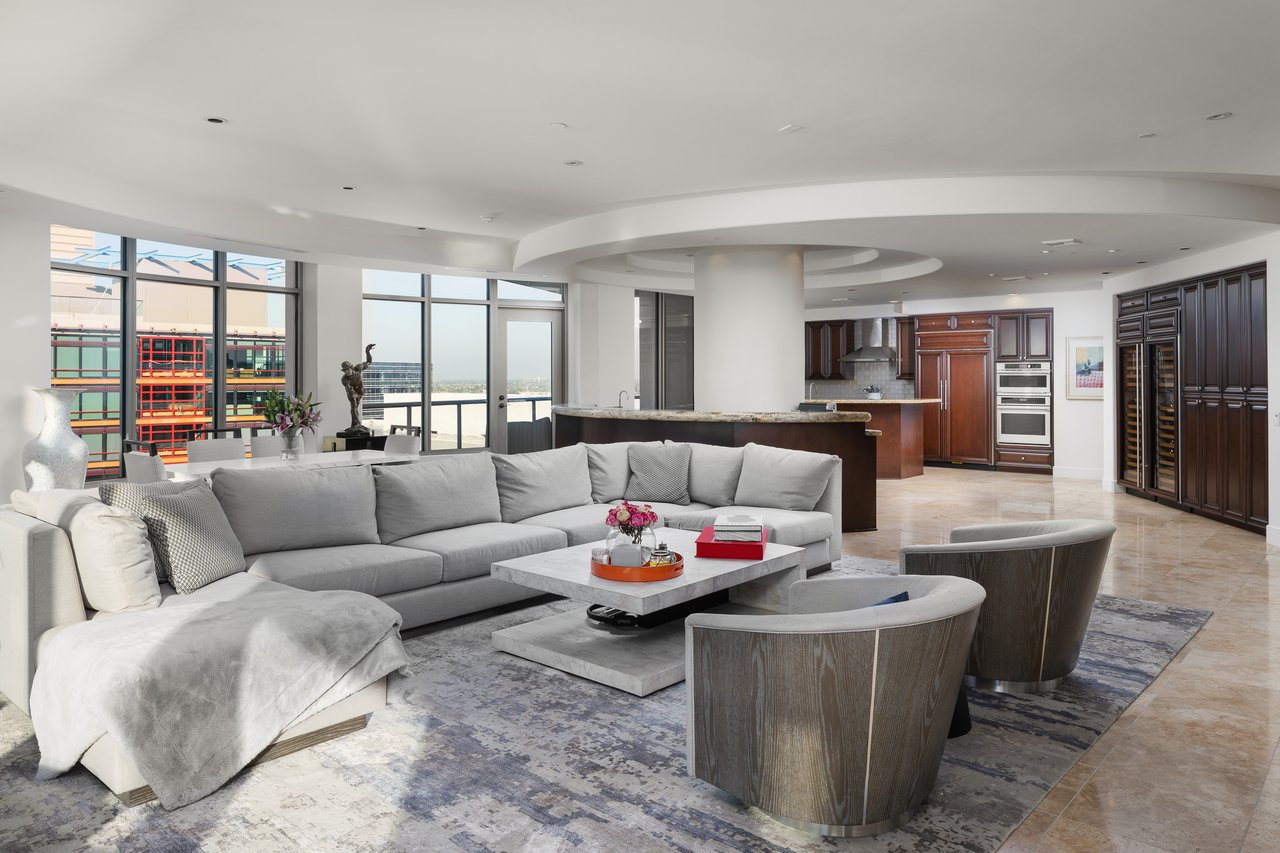 2402 E ESPLANADE Lane PH2