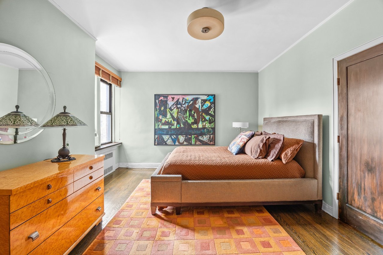 357 West 55th Street, #5L