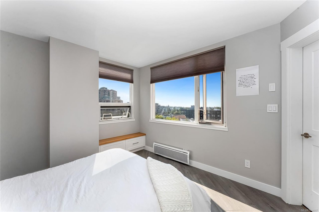 804-930 Yates St, Victoria