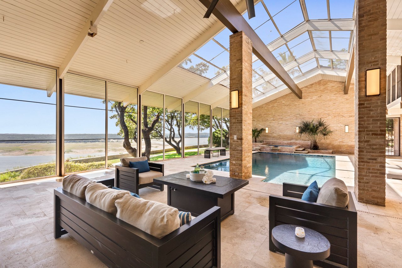 The Iconic 007 Bond Retreat