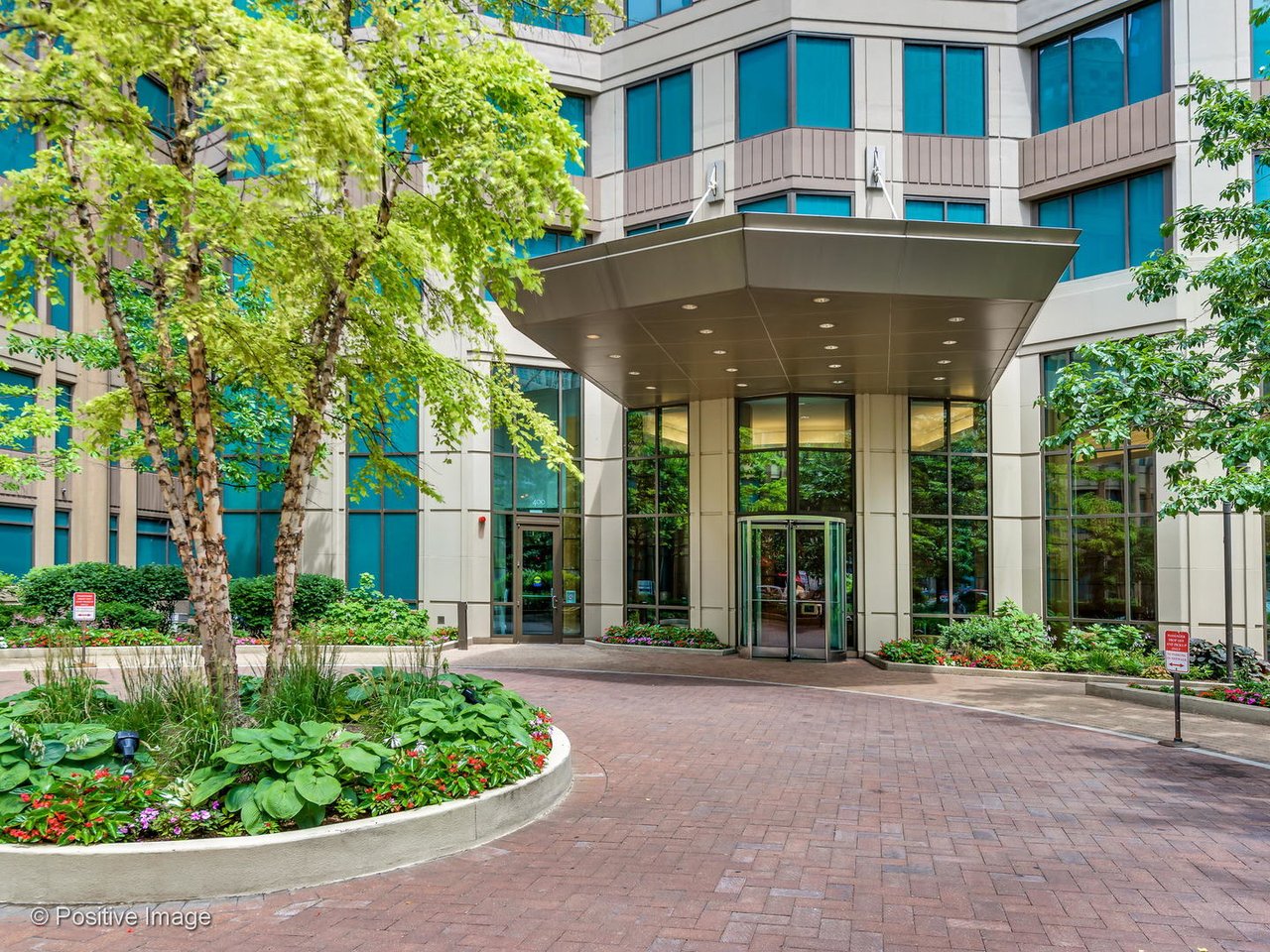 400 N Lasalle St, #2702