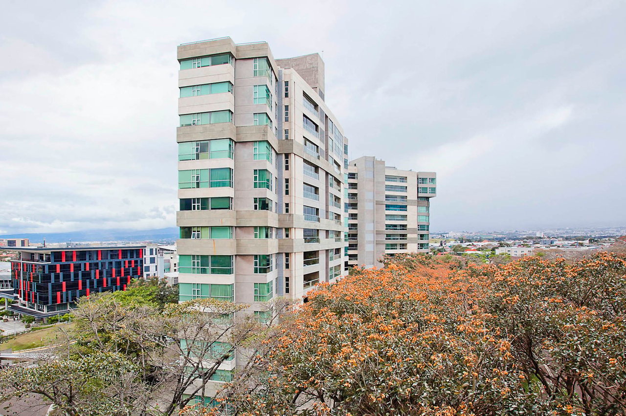 Classic Luxury View Condo, Escazu, San Jose