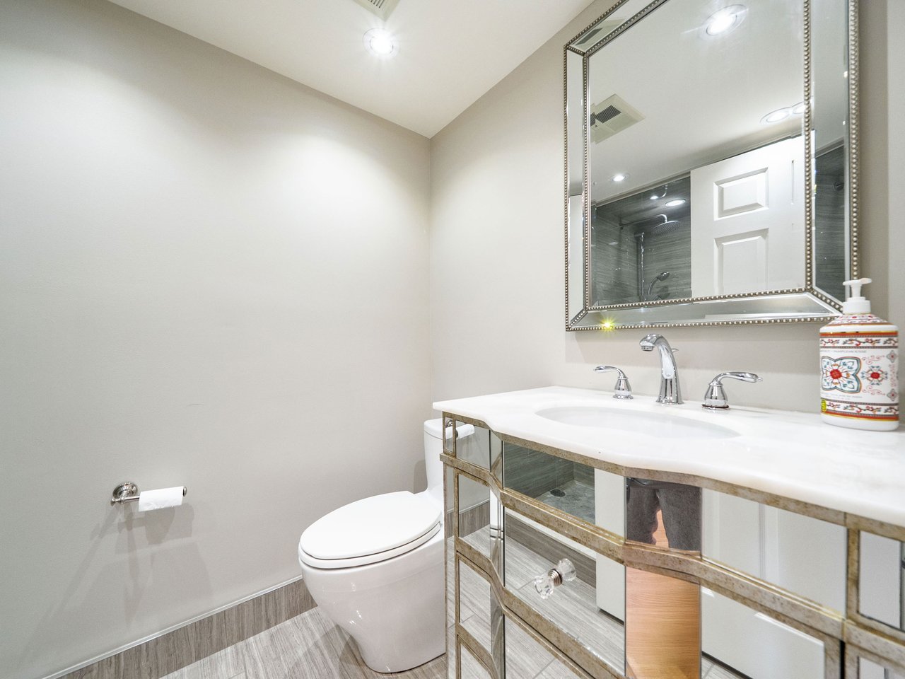 30 Harding Boulevard W, 404