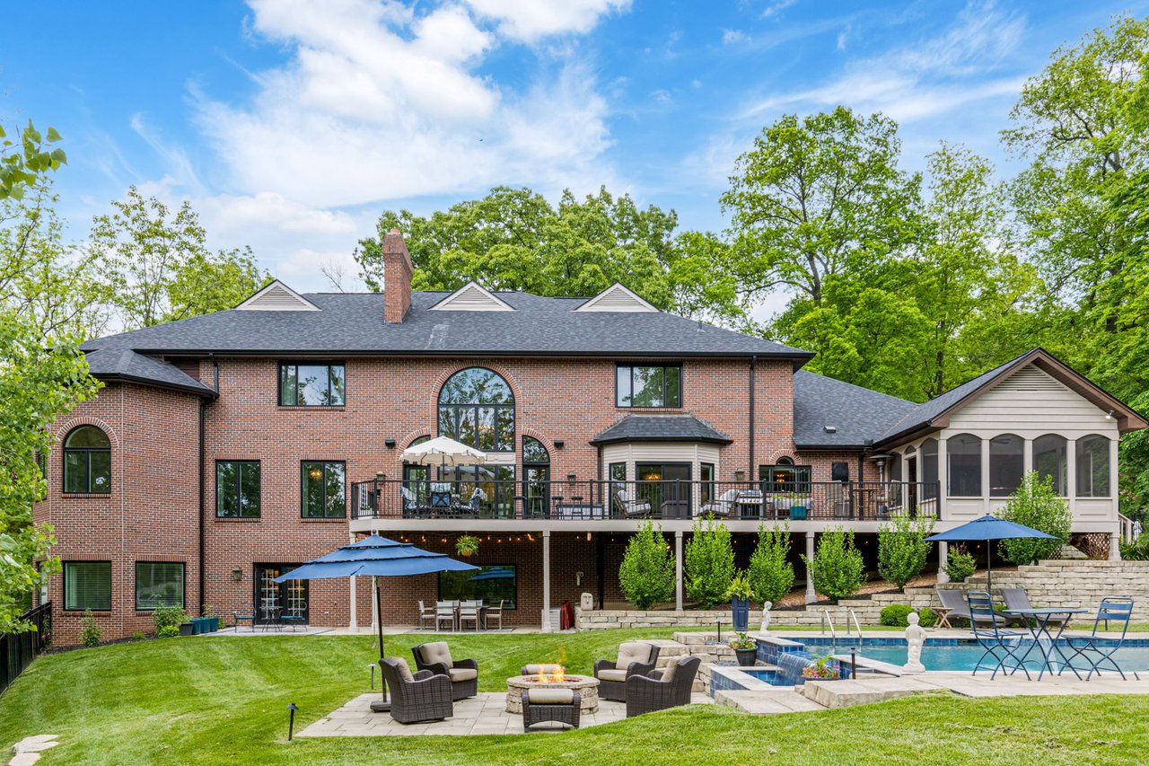 11 Lake Forest Court W