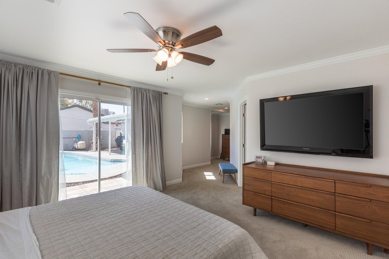 4009 E AVALON Dr