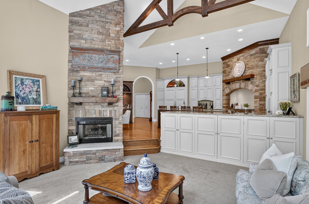 12172 Woodline