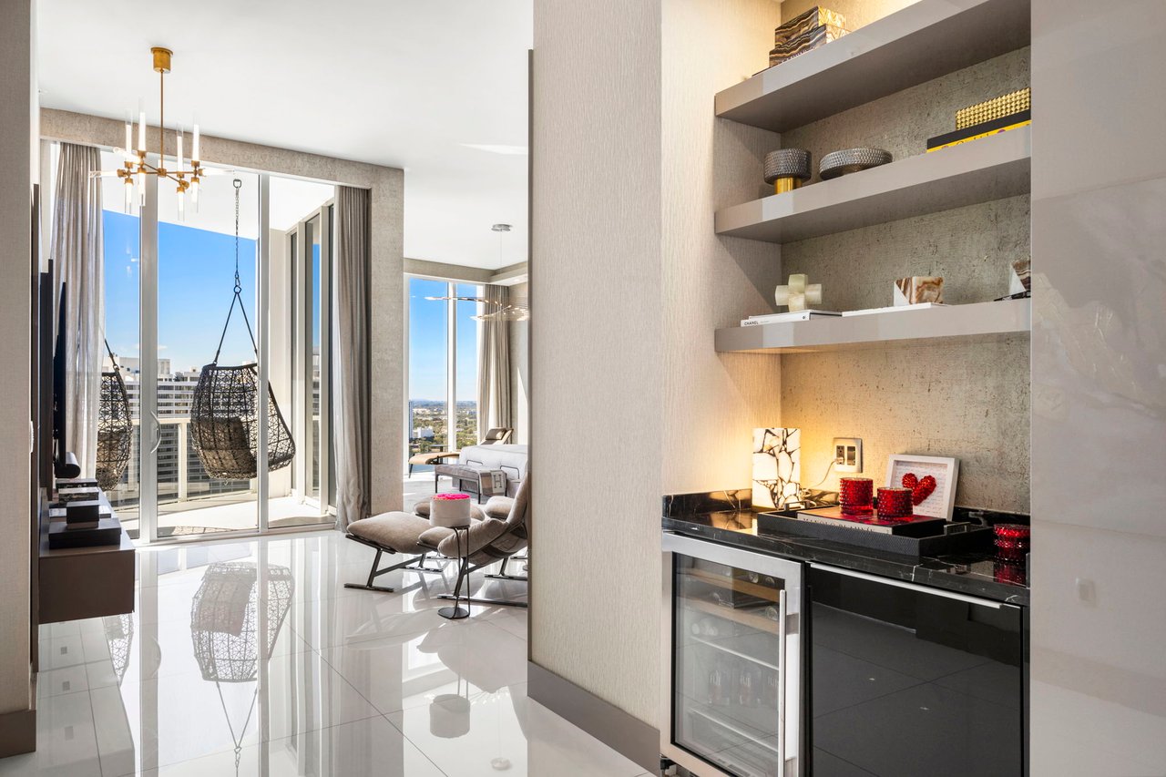 4100 Island Blvd # 1 Unit: PH-1