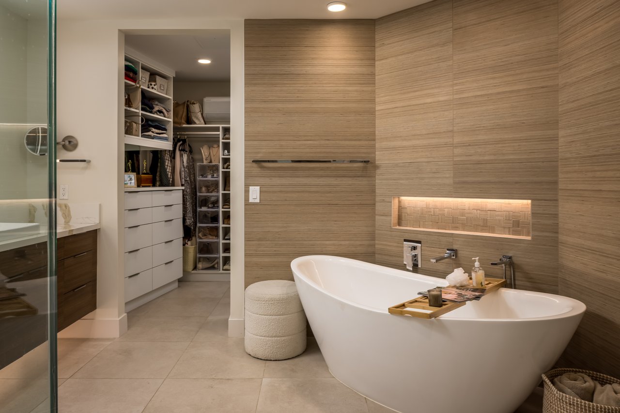 Downtown Carlsbad Coastal Residence 