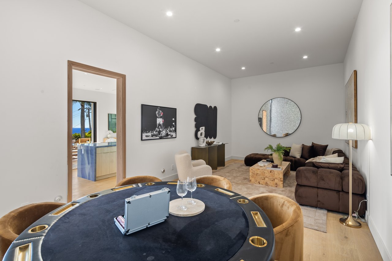 4732 Avenida Del Mar