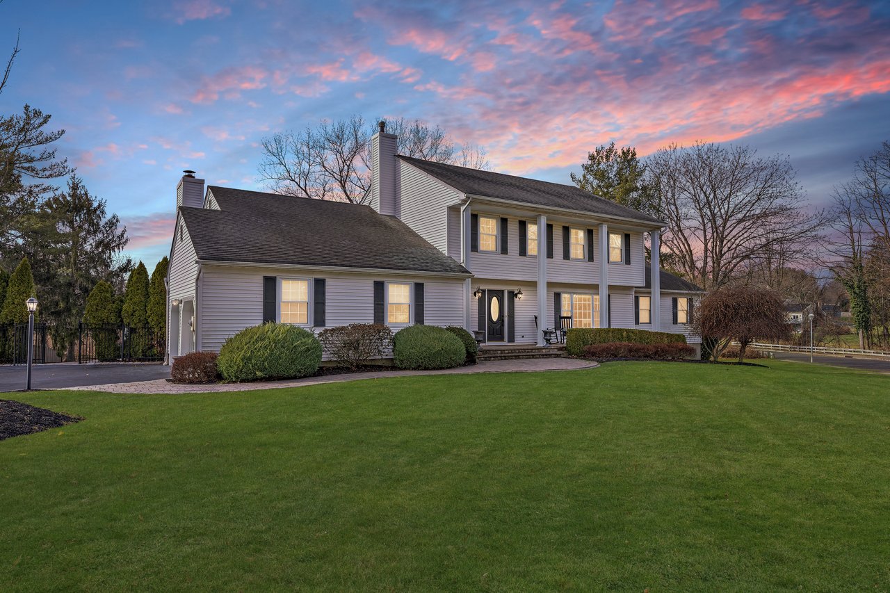 129 Four Winds Drive, Middletown, NJ