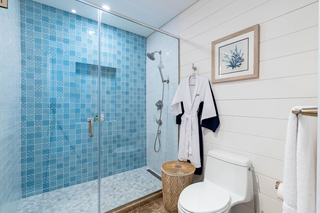 Sea Breeze Beach House 