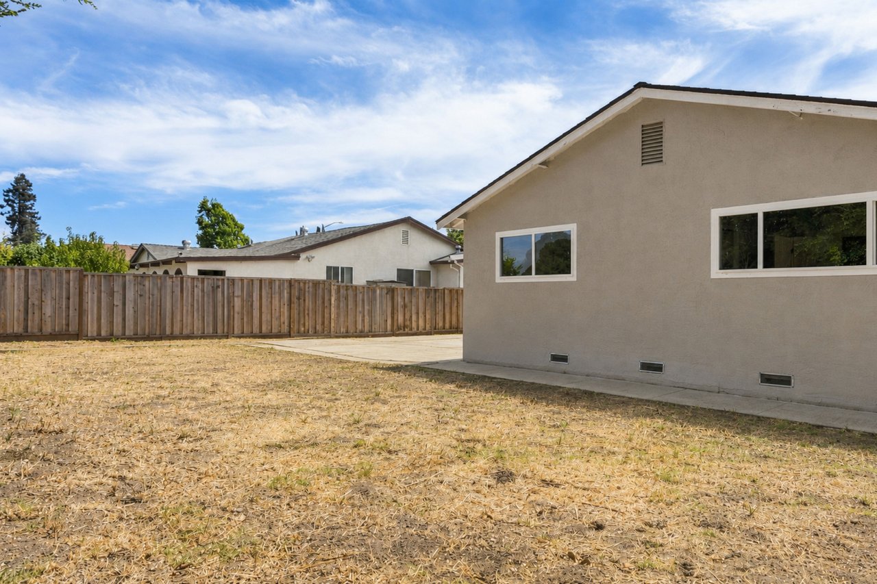 34704 Locke Ave