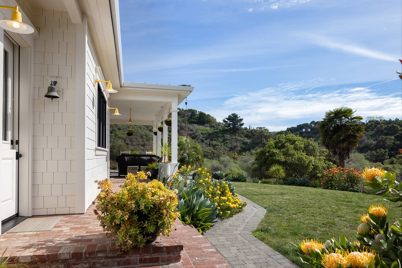 Honey Hill - 365 Race Horse Ln