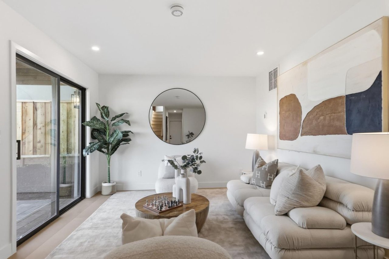 1041 Crestview Drive