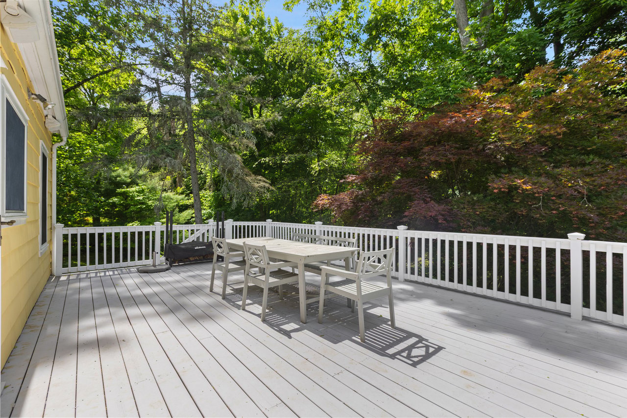65 Laurelton Road