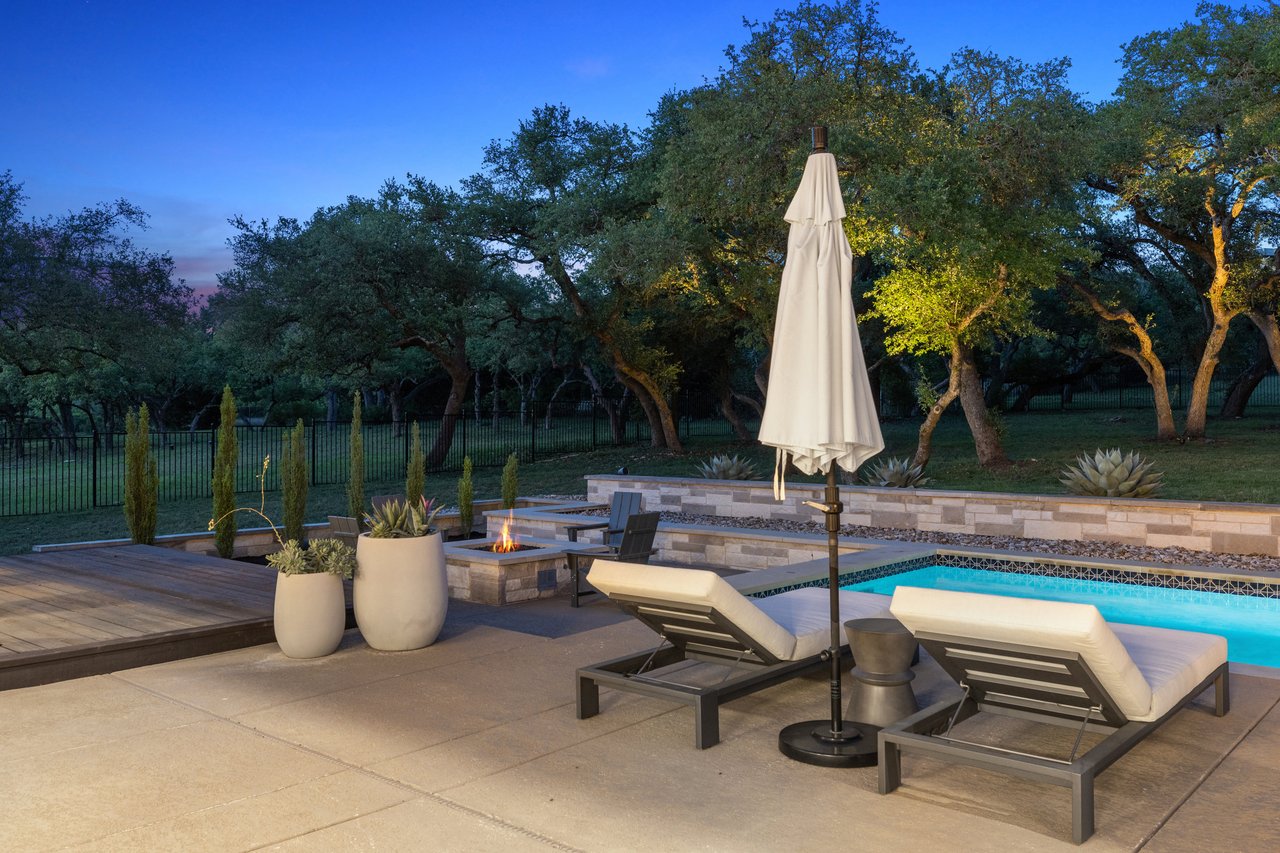 8325 Lakewood Ridge Cv