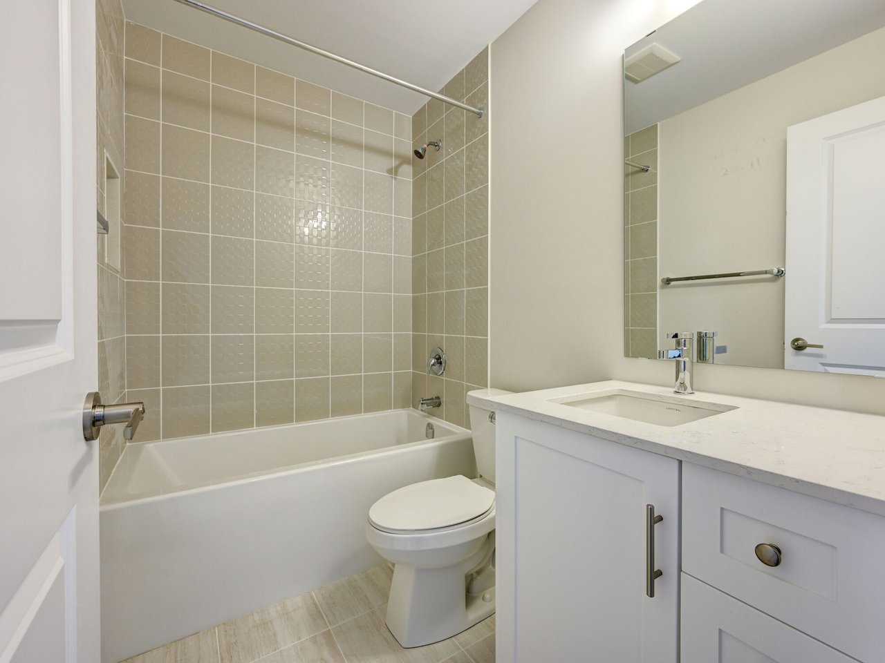 10 Birmingham Drive Unit: 9