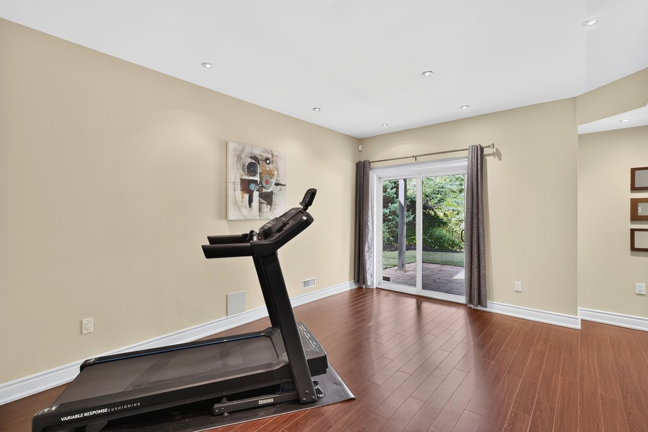 2269 Whitworth Drive, Oakville 