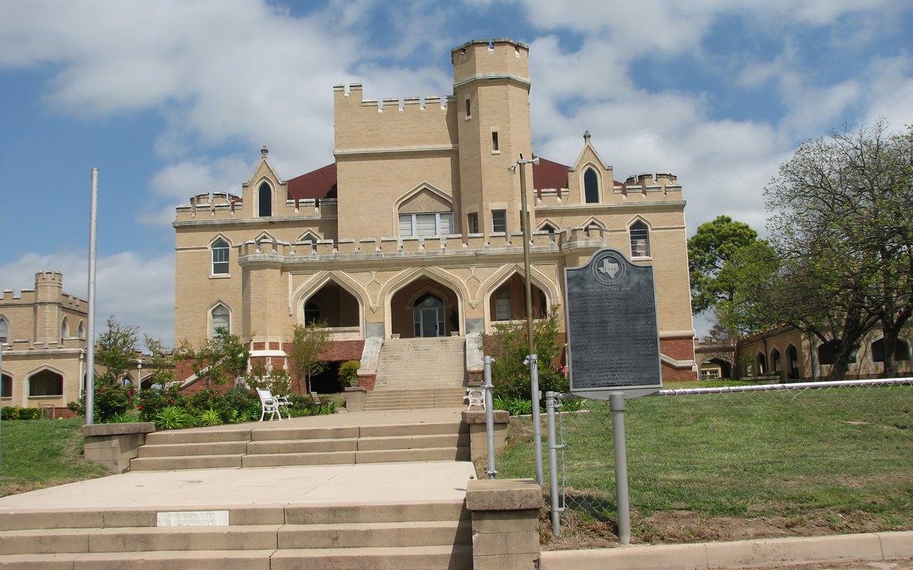 Architectural Landmarks in Weatherford, TX