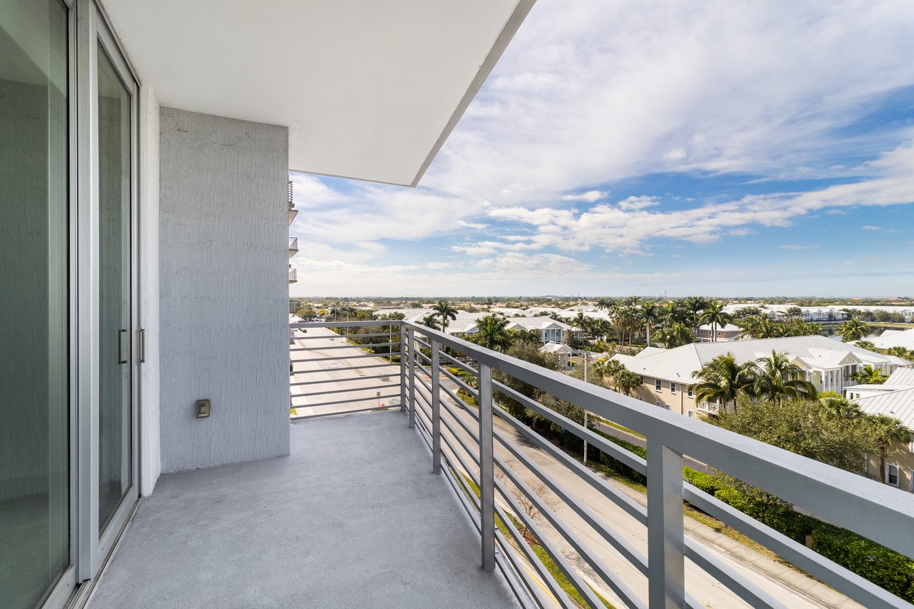 MIDTOWN DORAL CONDO