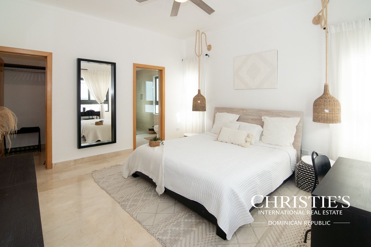 Sunrise Penthouse, Terrenas