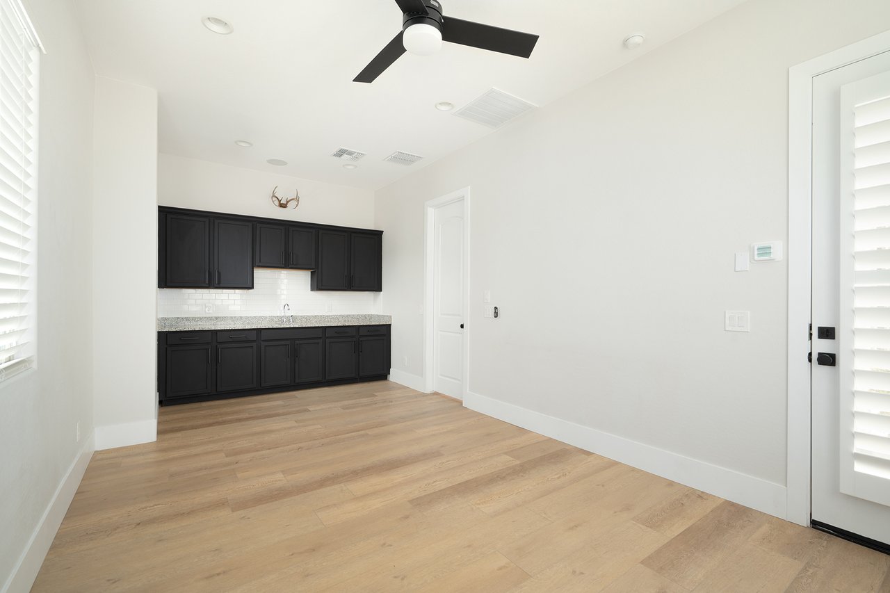 5537 E VIA CABALLO BLANCO