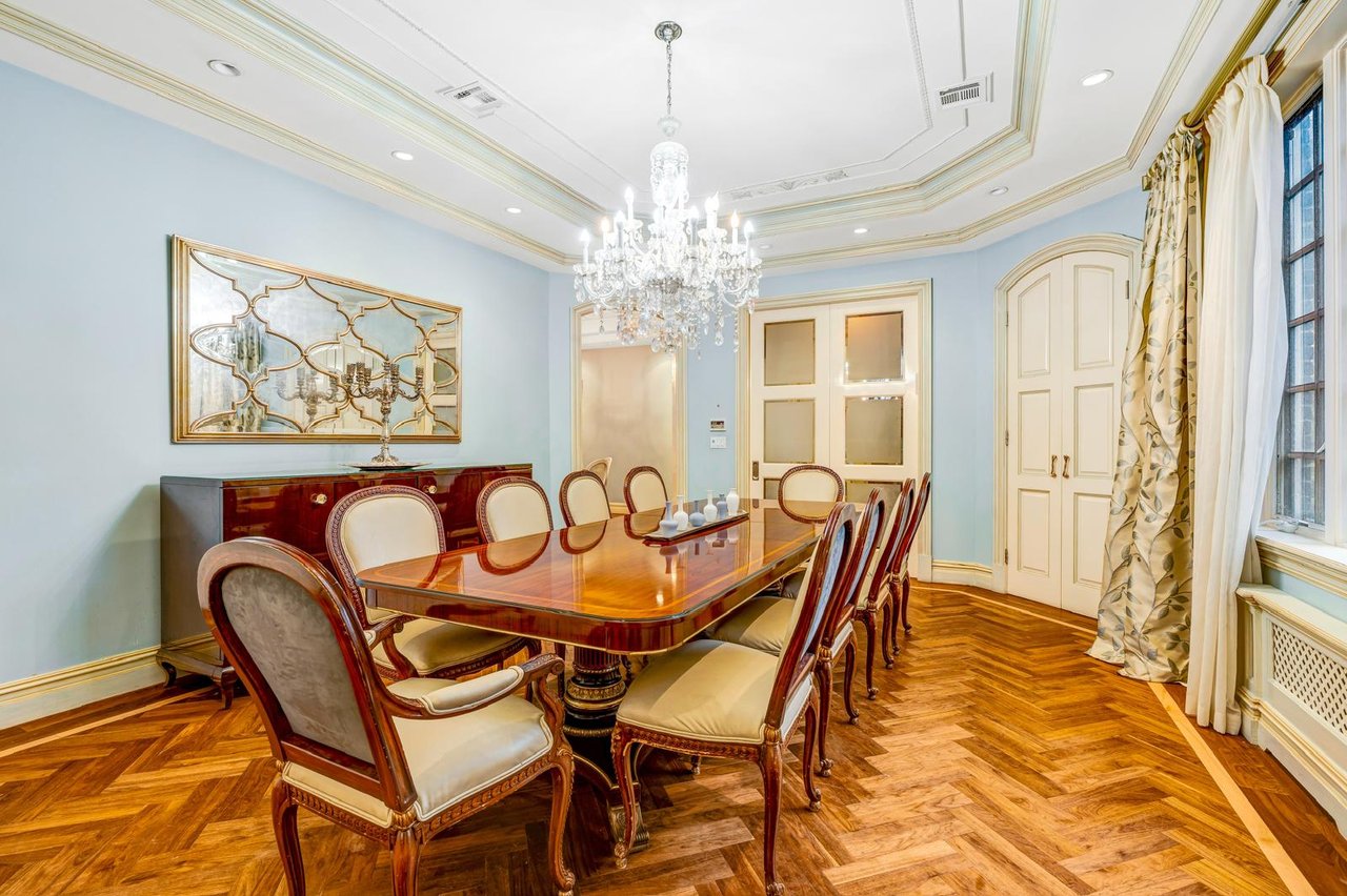 850 E 23rd Street private house