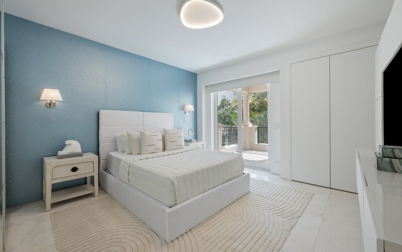 7921 Fisher Island