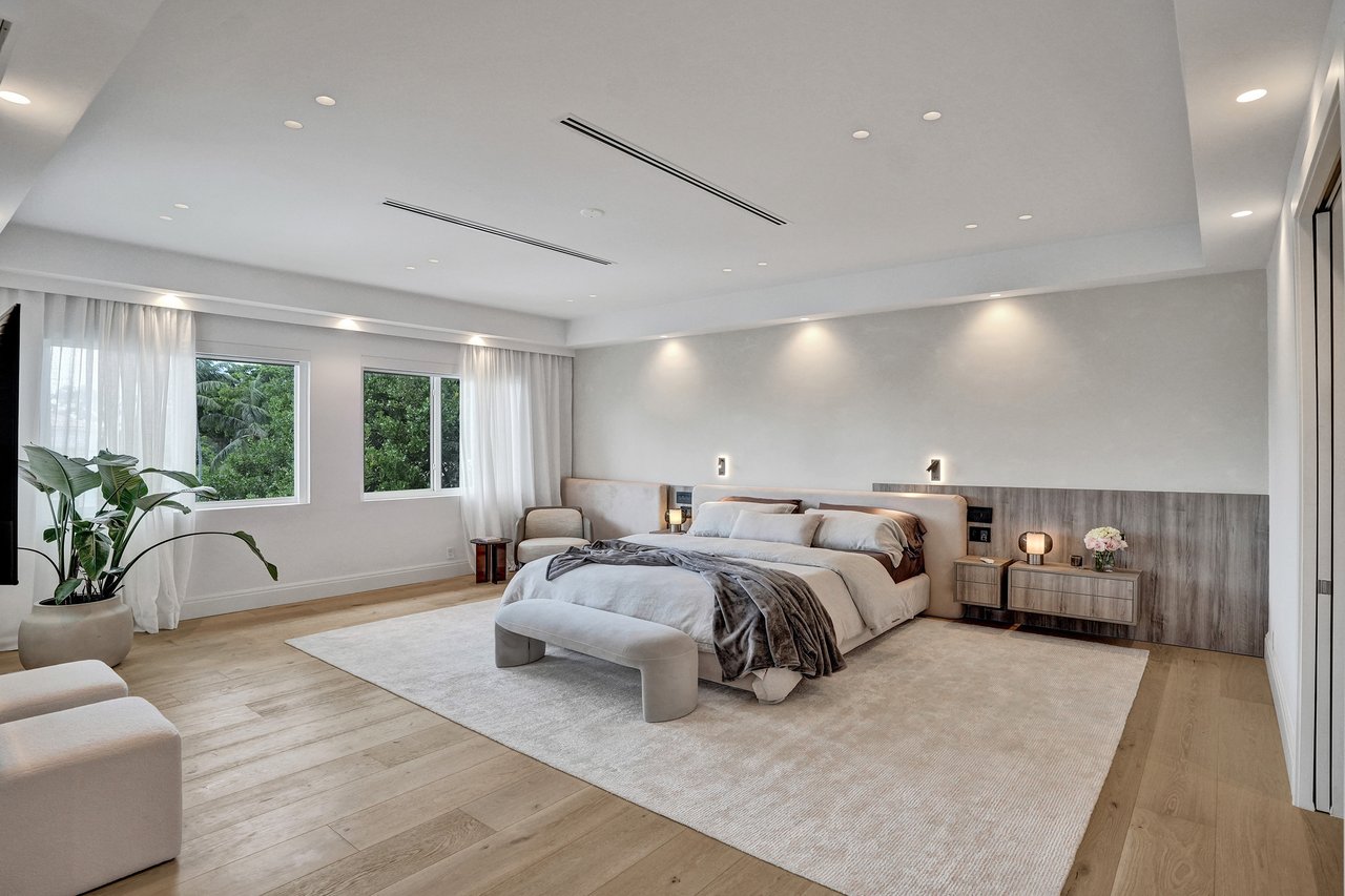 30  S Compass Dr