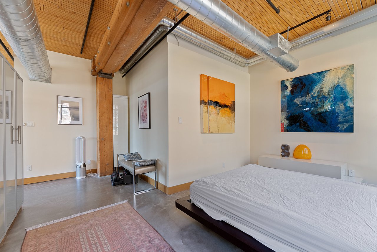 68 Broadview Ave S Unit: 203
