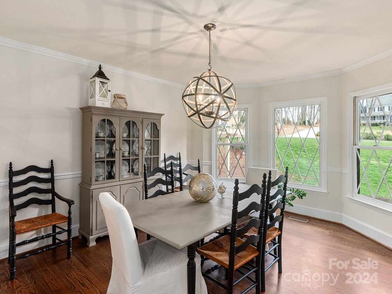 2324 Wedgewood Dr