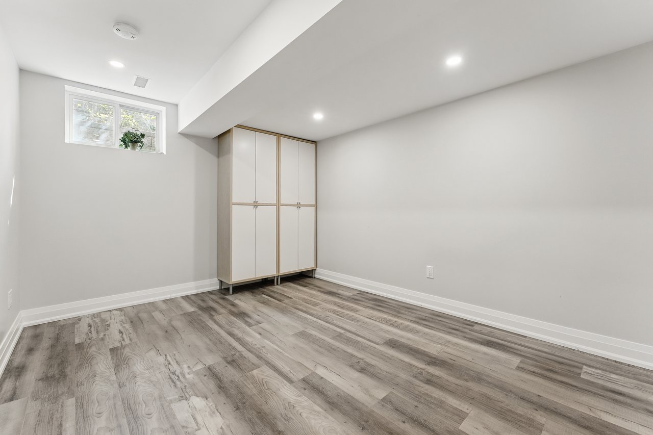 1543 Point-O-Woods Road