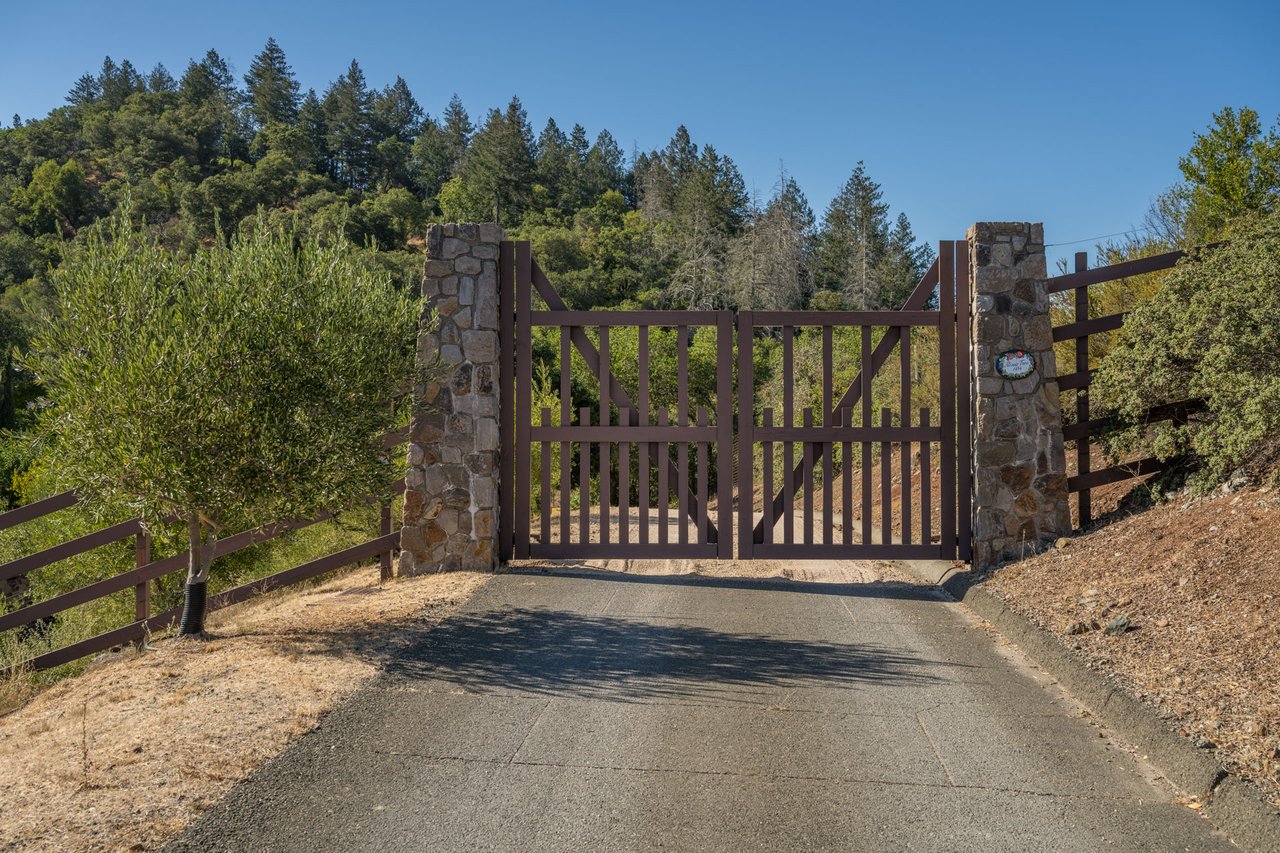 Oakville Vineyard Estate