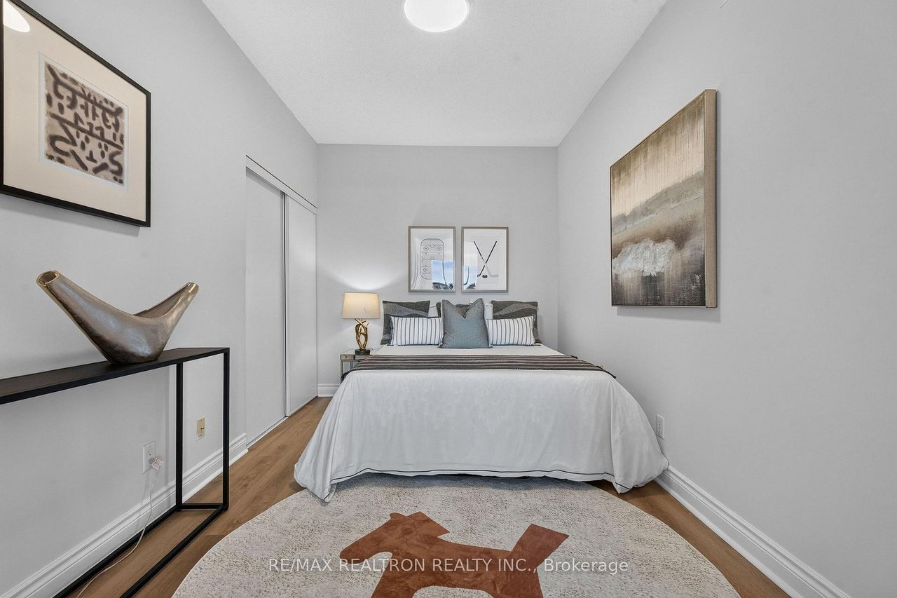 NORTH YORK LUXURY 