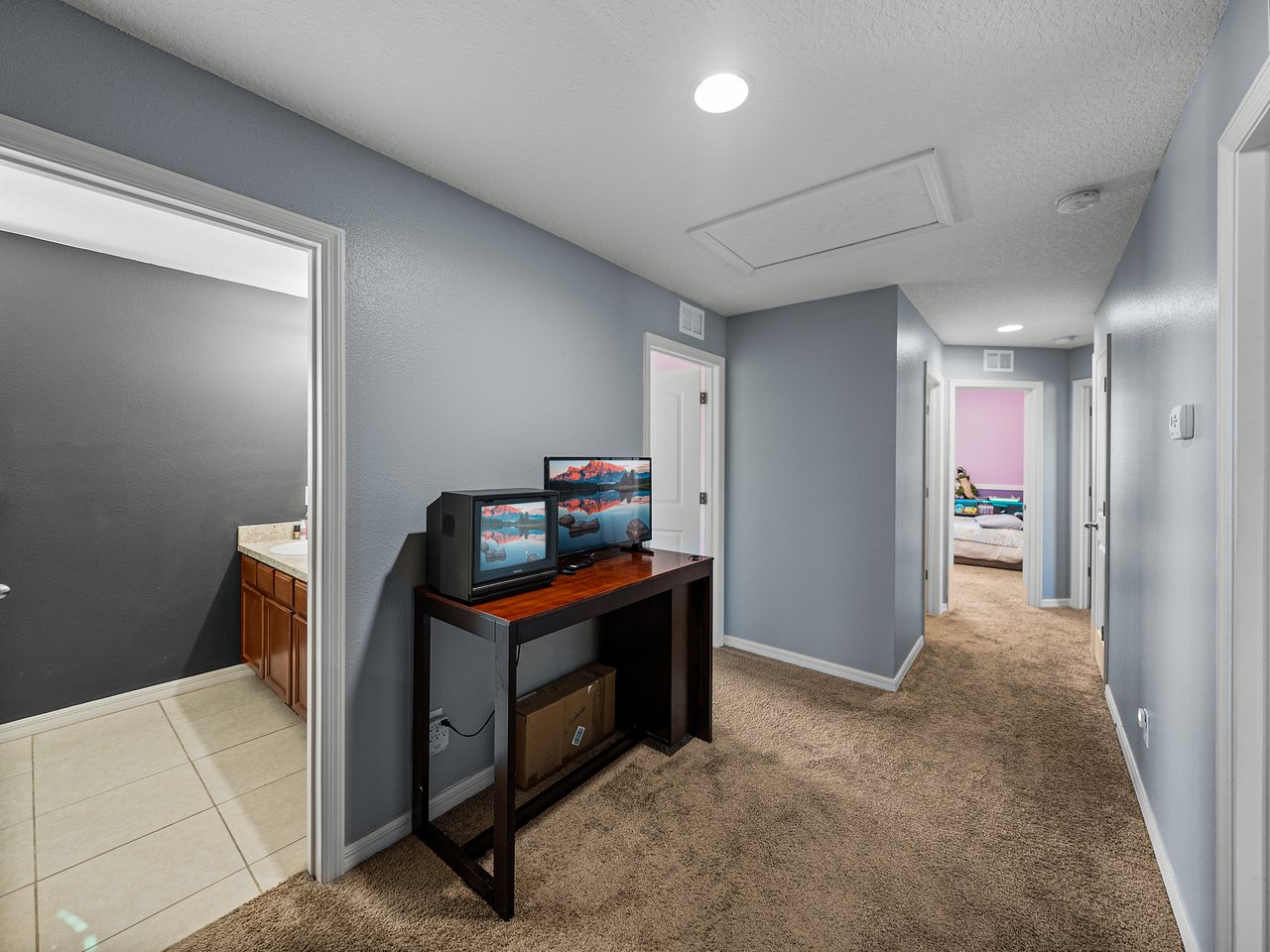 5660 Elsinore Way