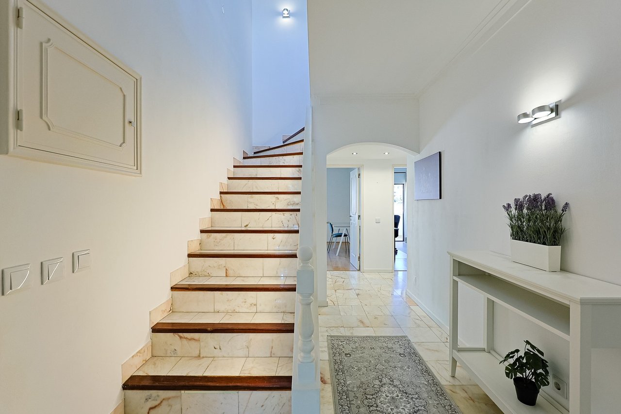 Luxury 3-Bedroom Apartment in Prestigious Cascais