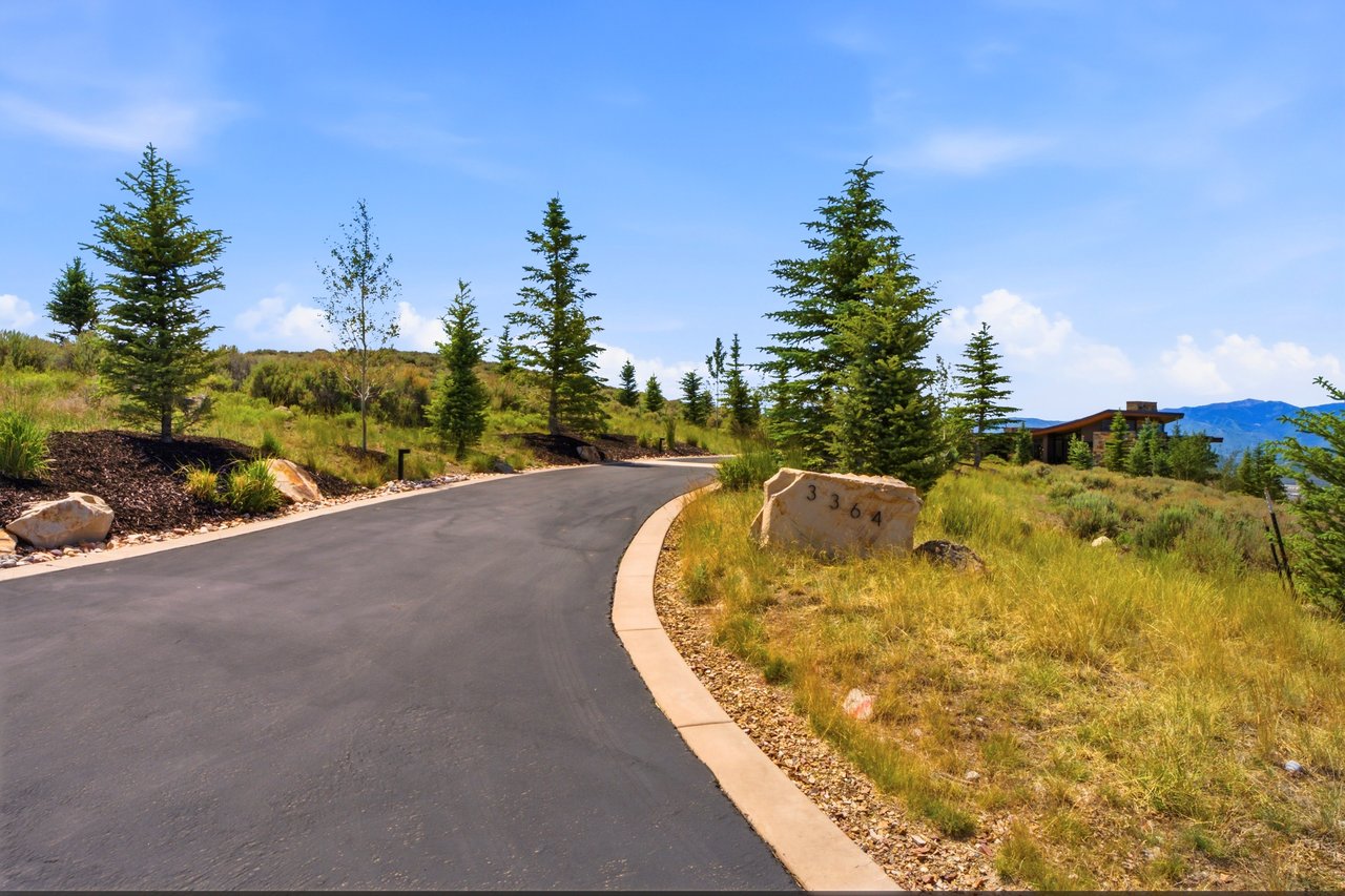 Top-of-Promontory Architectural Estate — Furnished & Turnkey - Front-Row Mountain Views