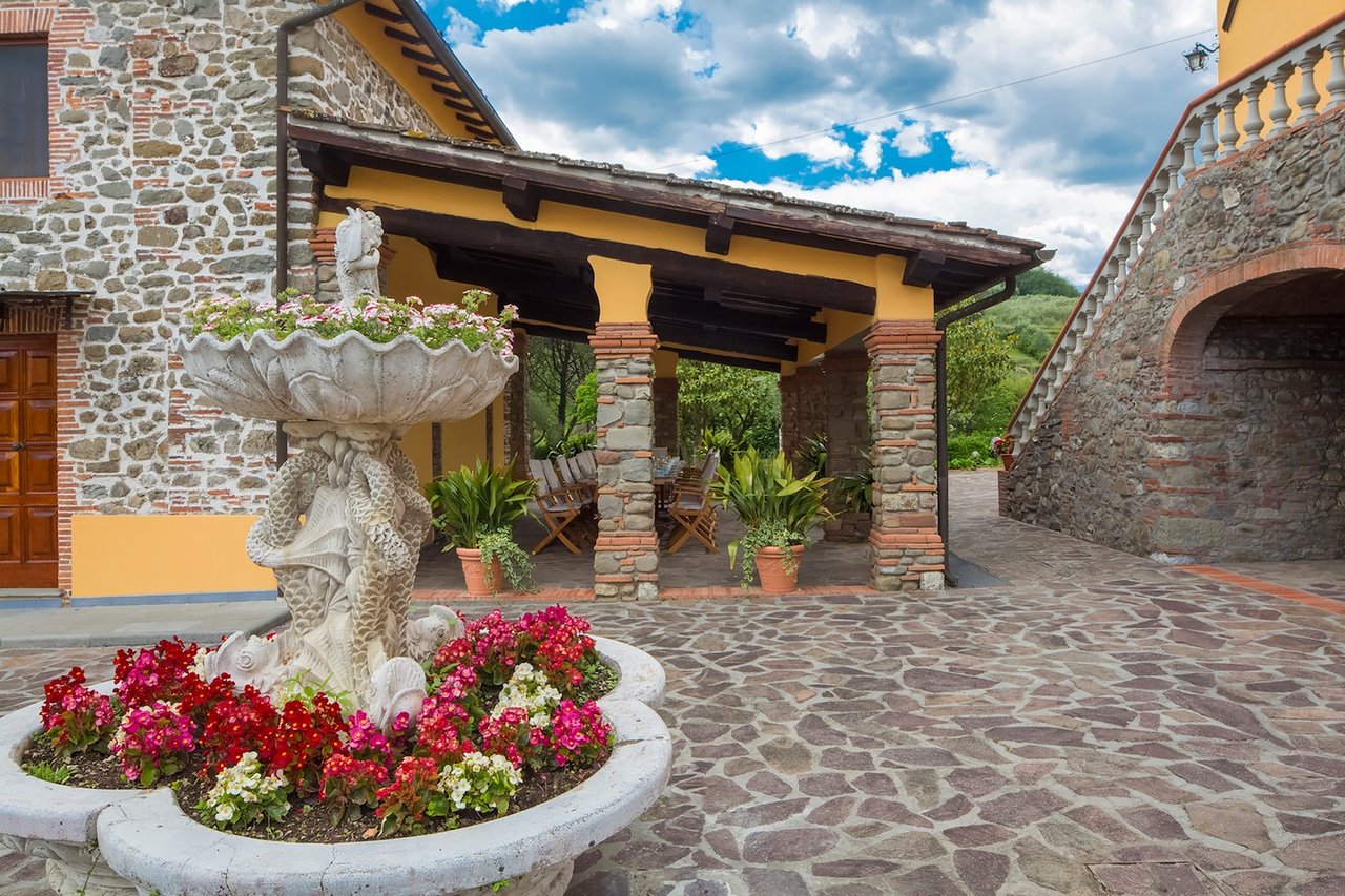 Marvelous Countryside Villa Outside of Lucca