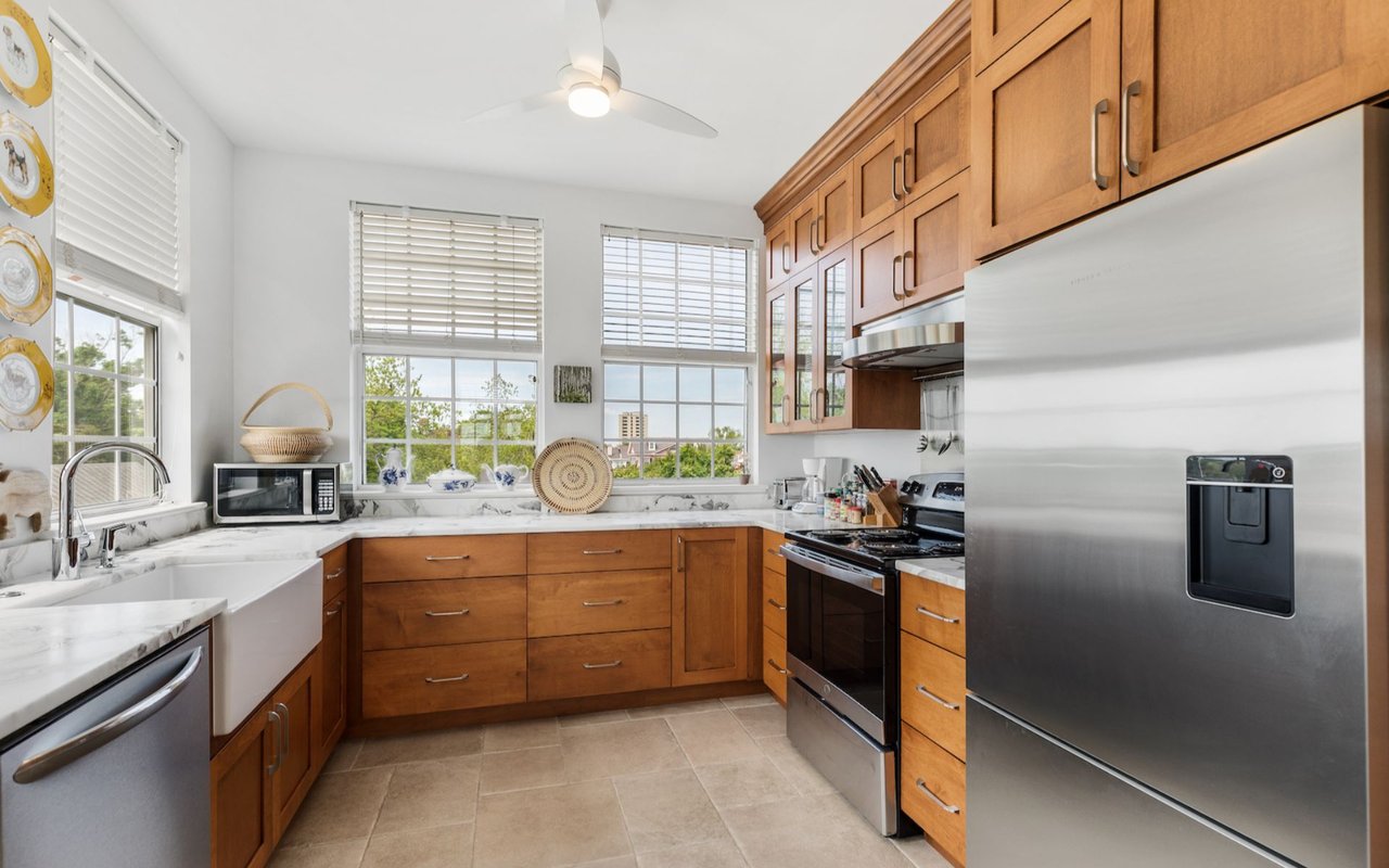 Move-In Ready Penthouse – 55 Ashley Avenue unit 22