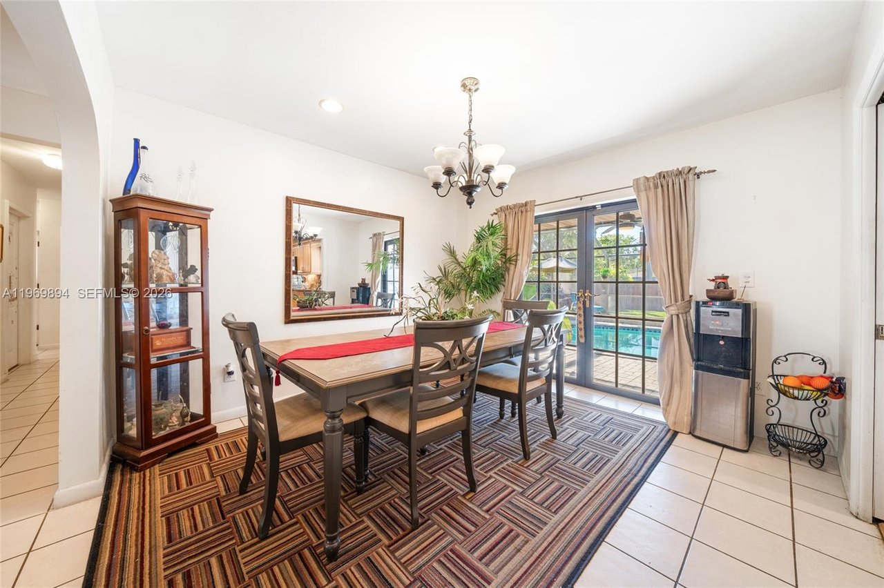 17242-sw-88-avenue-palmetto-bay-home-for-sale-dining