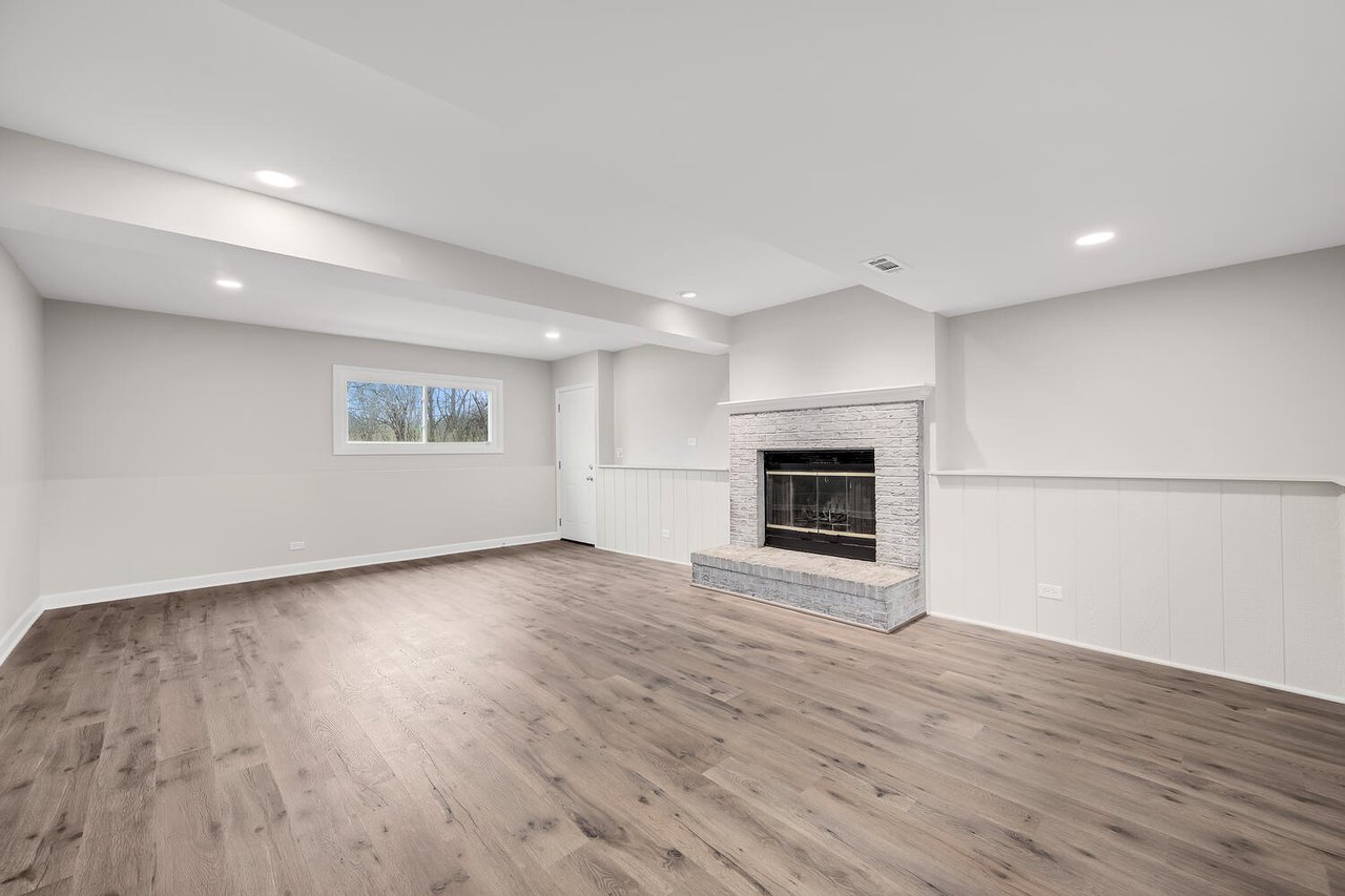 30W243 Wiant Rd, West Chicago – Fully Updated Home in Oak Meadows