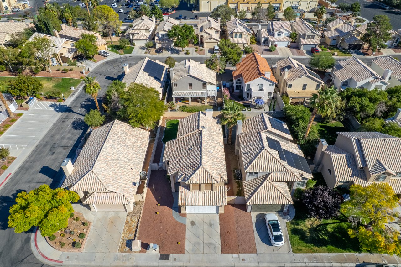 5620 Desert Creek Way