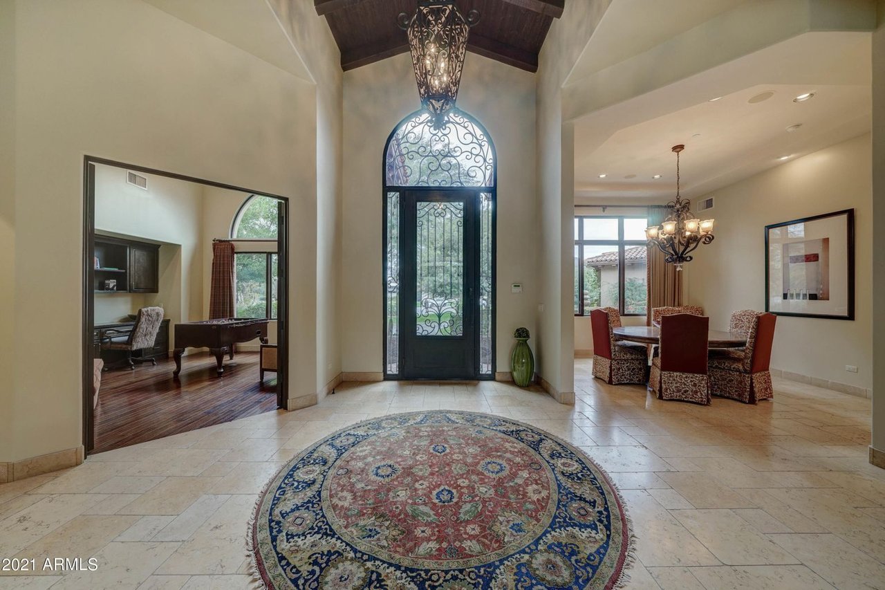 5340 E VIA LOS CABALLOS